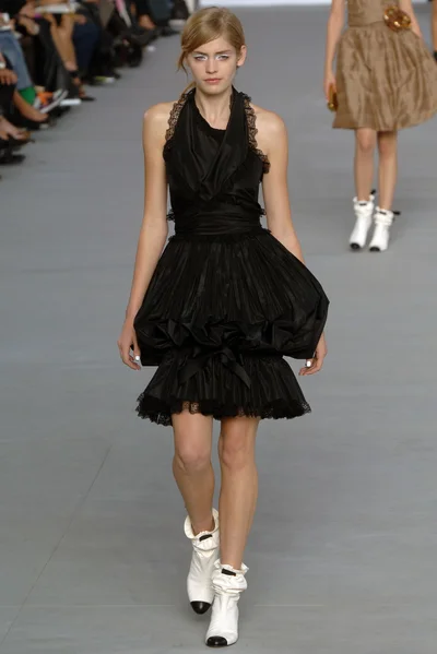Look 50